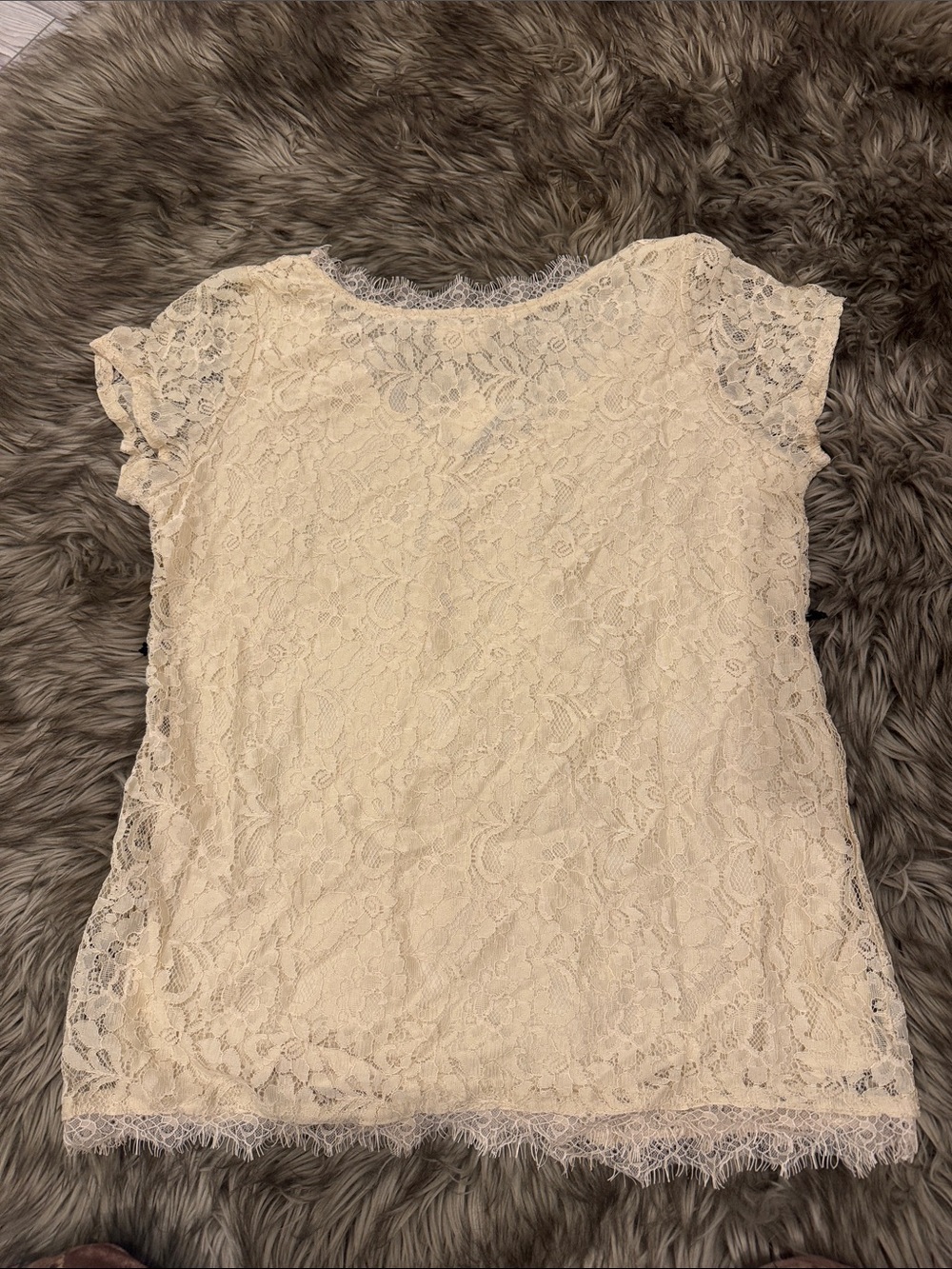 Motherhood Maternity Cream Lace V-Neck Short Sleeve Top - Picture 3 of 3